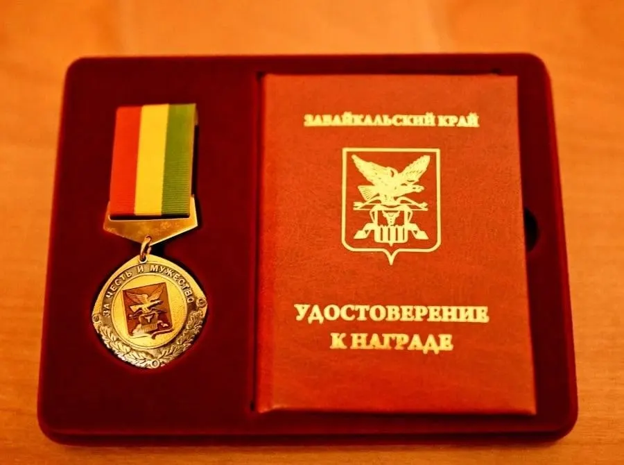 14-летний Максим погиб, спасая друга от удара током возле стройки; губернатор присвоил ему краевую медаль «За честь и мужество».