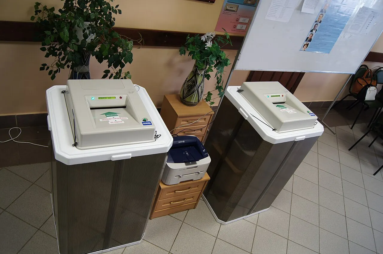 Из-за санкций в Екатеринбурге впервые за долгие годы не будут использоваться комплексы обработки бюллетеней на участках.