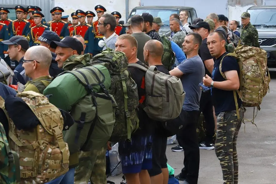Губернатор Ненецкого автономного округа заявил о доле контрактников среди мужчин округа и привёл сопутствующие демографические данные и информацию о погибших на войне.
