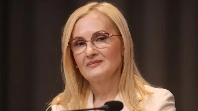 Депутат Госдумы Ирина Яровая обсуждается как кандидат на должность первого вице-спикера; ранее она занимала высокий пост в комитете и имеет длительную карьеру в политике.