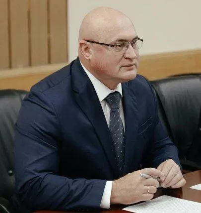 Заместитель председателя правительства Приморья ушёл с должности по собственному желанию; кадровые перестановки затронули градостроительную сферу региона.