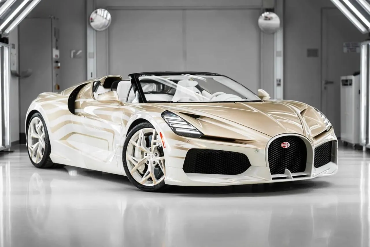 В августе зарегистрирован редкий суперкар Bugatti W16 Mistral: выпущено всего 99 экземпляров, мощность — 1600 л.с., стартовая цена — от 5 млн евро до налогов.