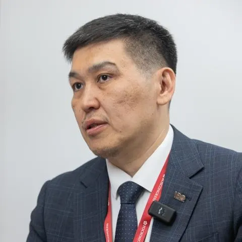 Обсуждают перенос Восточного экономического форума в Якутск и идею мигрирующего формата форума по Дальнему Востоку.