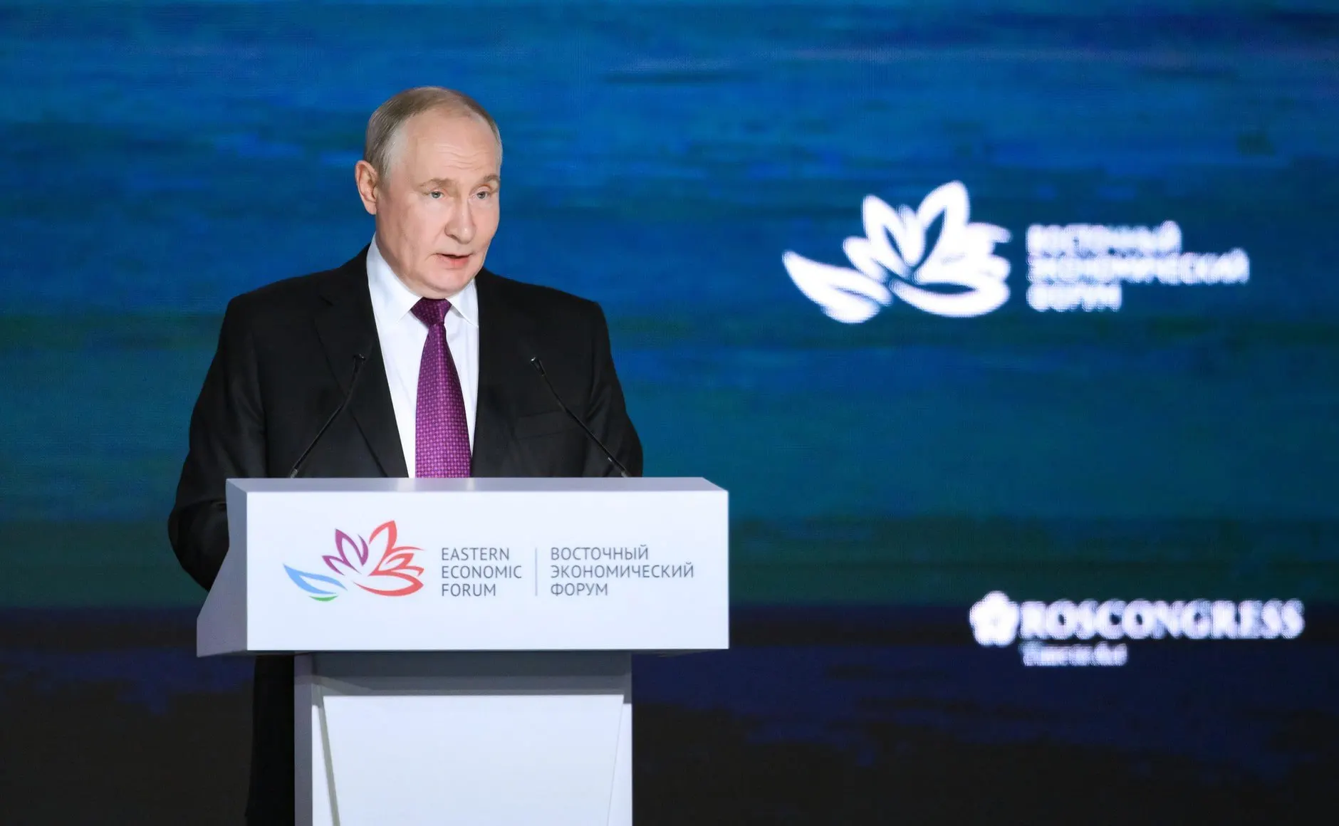 На Всемирном экономическом форуме президент заявил, что рождаемость зависит от множества факторов и что СВО не основной фактор.
