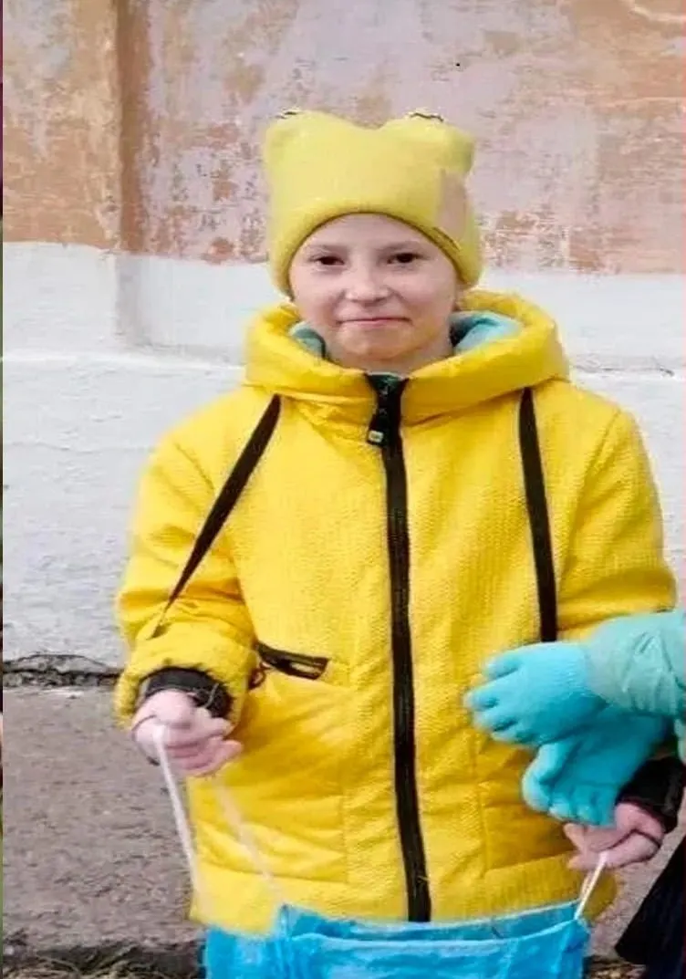14-летняя Оксана Теленкина ушла из дома в районе Набережной. Приметы: рост 110–115 см, русые волосы, каре, карие глаза. Нужна помощь в поиске и информация для полиции.