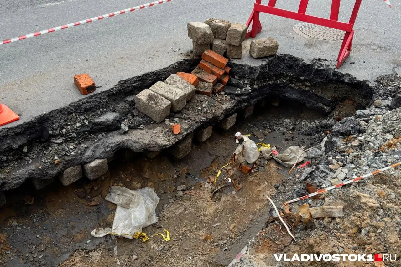 Перекрытие коснется участка от Снеговой, 13ж, строение 1, до Выселковой, 15, строение 5. Движение ограничат с 06:00 26 октября до 23:59 15 октября из-за подготовки к асфальтированию. Объехать можно через Снеговую и Лоскутова.