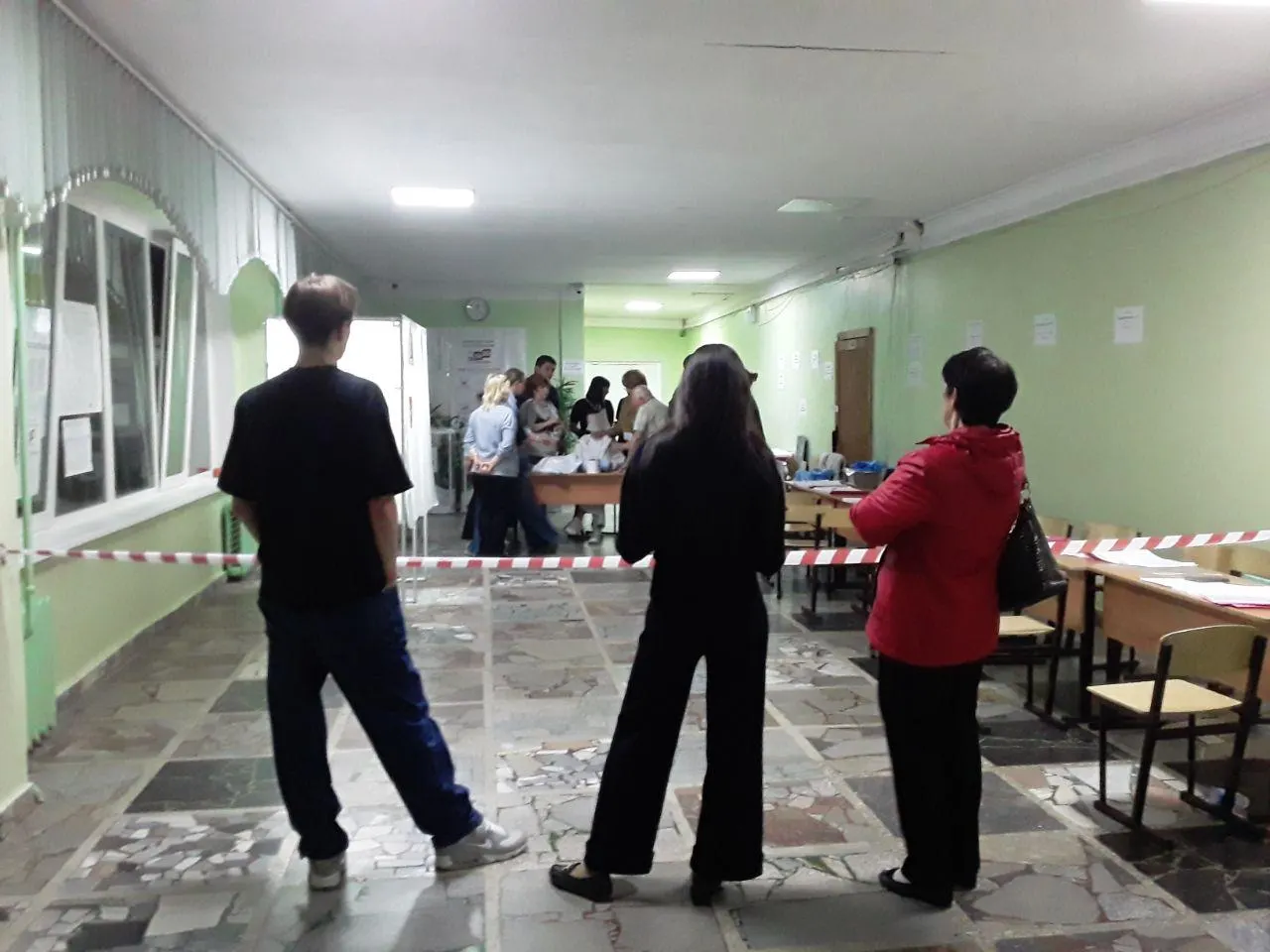 Итоги наблюдения за выборами: число наблюдателей, допуск на участки, участие партий и зафиксированные факты давления и нарушений.