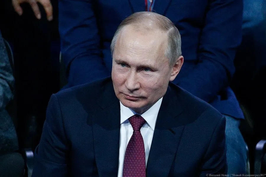 Президент поручил создать во всех регионах систему независимой оценки гражданами качества и условий оказания услуг организациями социальной сферы с использованием сервиса Госуслуги; результаты будут передаваться на Единый портал государственных и муниципальных услуг; доклад о выполнении поручения должен быть представлен до 1 февраля 2027 года.