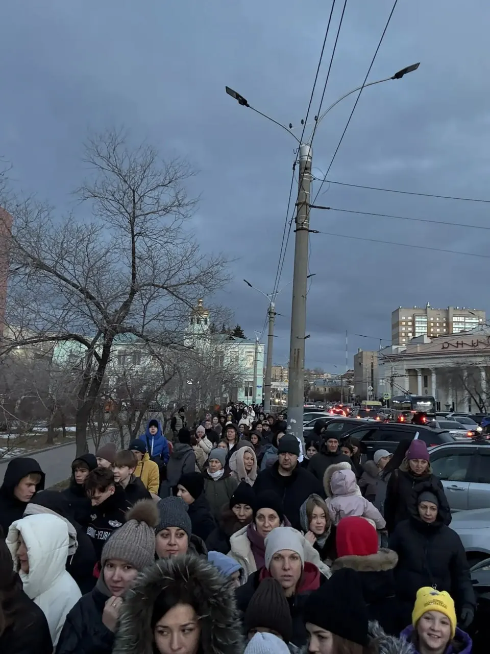 Из-за ажиотажа к концерту Niletto во Чите образовались очереди возле площади Ленина.