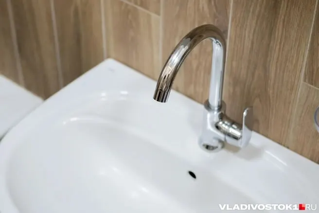 Отключение воды коснется около тысячи домов Владивостока в период с 10:00 до 20:00 16 октября.