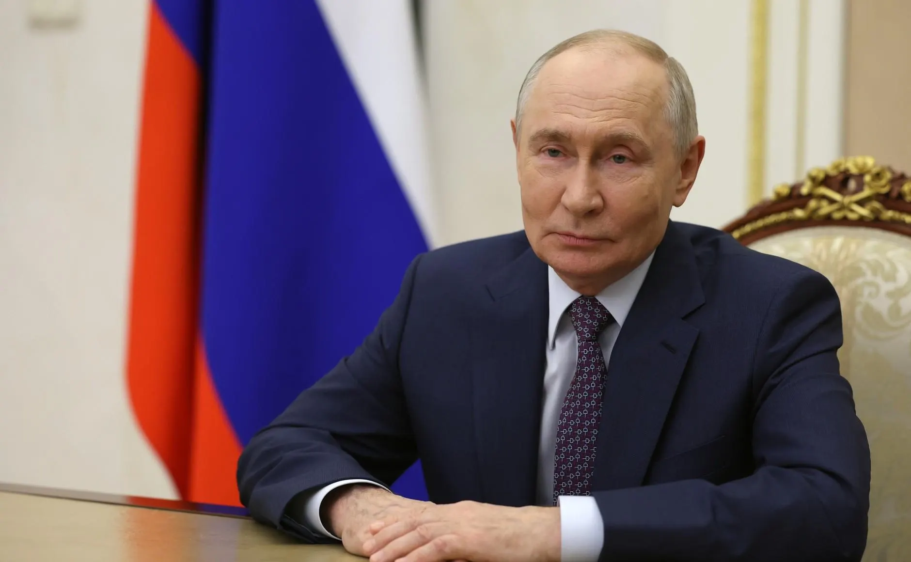 Президент поздравил педагогов с профессиональным праздником и подчеркнул ценность их труда.
