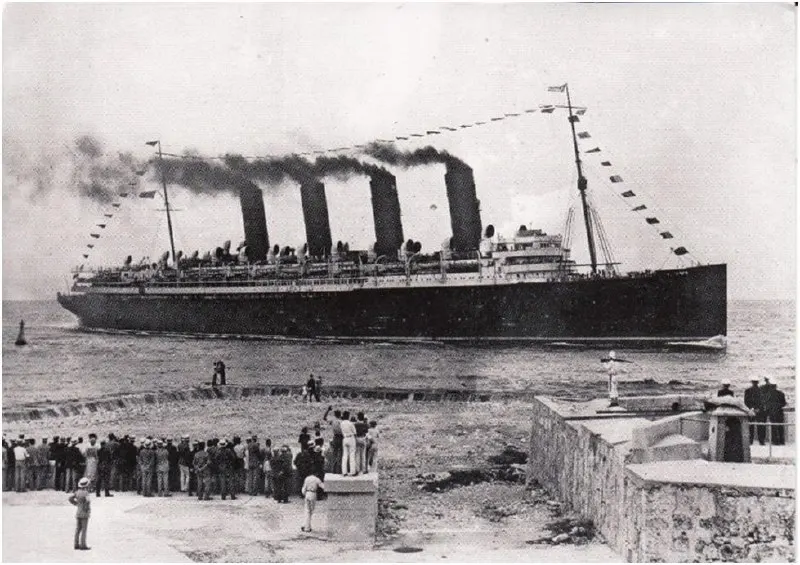 Громкая морская катастрофа у берегов Приморья в 1906 году: пароход Варягин затонул у Уссурийского залива, унесши сотни жизней. Археологи нашли его останки в 2015 году; судно часто называют Русским Титаником.