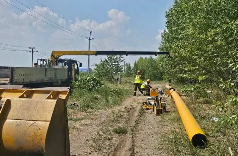 Минприроды предложило продлить сроки газификации до конца 2028 года. На фоне задержек проекта возникают вопросы по субсидиям и расследованиям.
